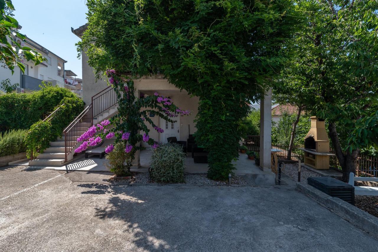 Apartment Ela Trogir Exterior foto